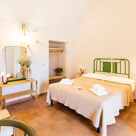 Couette-café Tenuta Doxi 3*